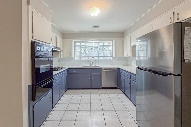 Photo - 8303 Edgemoor Dr House