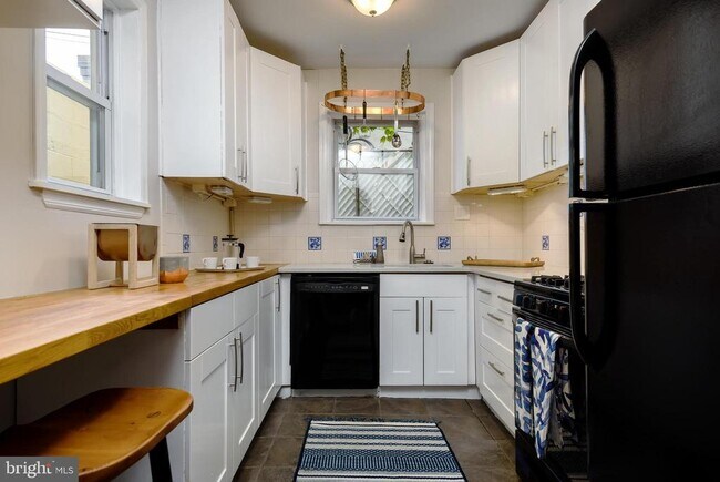 Foto del edificio - 2447 Olive St