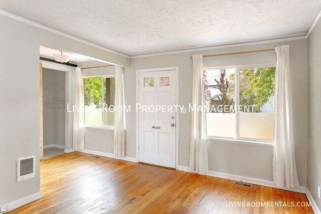 Foto del edificio - 6118 SE Reedway St