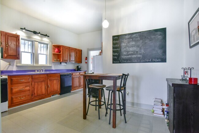 Foto del edificio - 1130 W 6th St