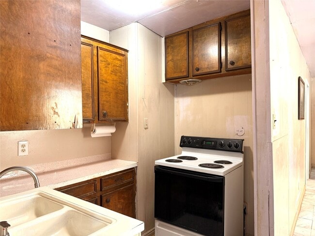 Foto del edificio - 5004 Irvington Blvd