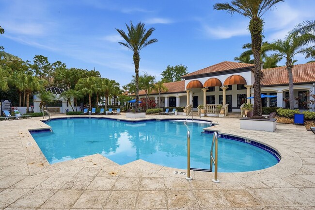 Piscina estilo resort - Advenir at Aventine