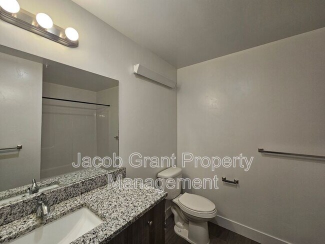 Foto del edificio - 6133 N Freedom Rd