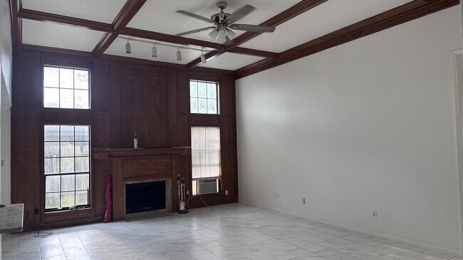 Foto del edificio - 4618 Coody Ln