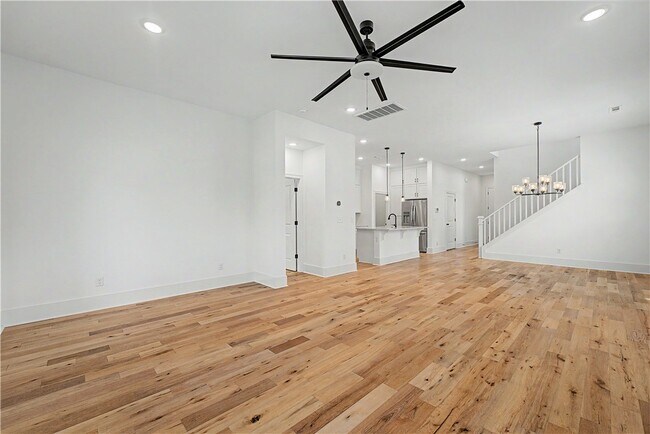 Building Photo - 5102 SW Stanford Ct