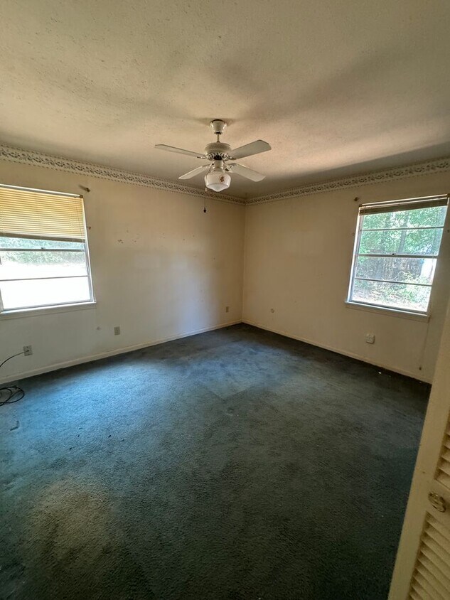 Foto del edificio - 5817 Orchard View Dr