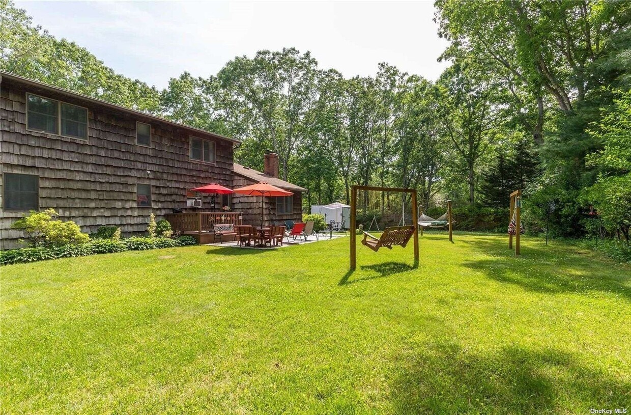 161 Roses Grove Rd, Southampton, NY 11968 House Rental in Southampton