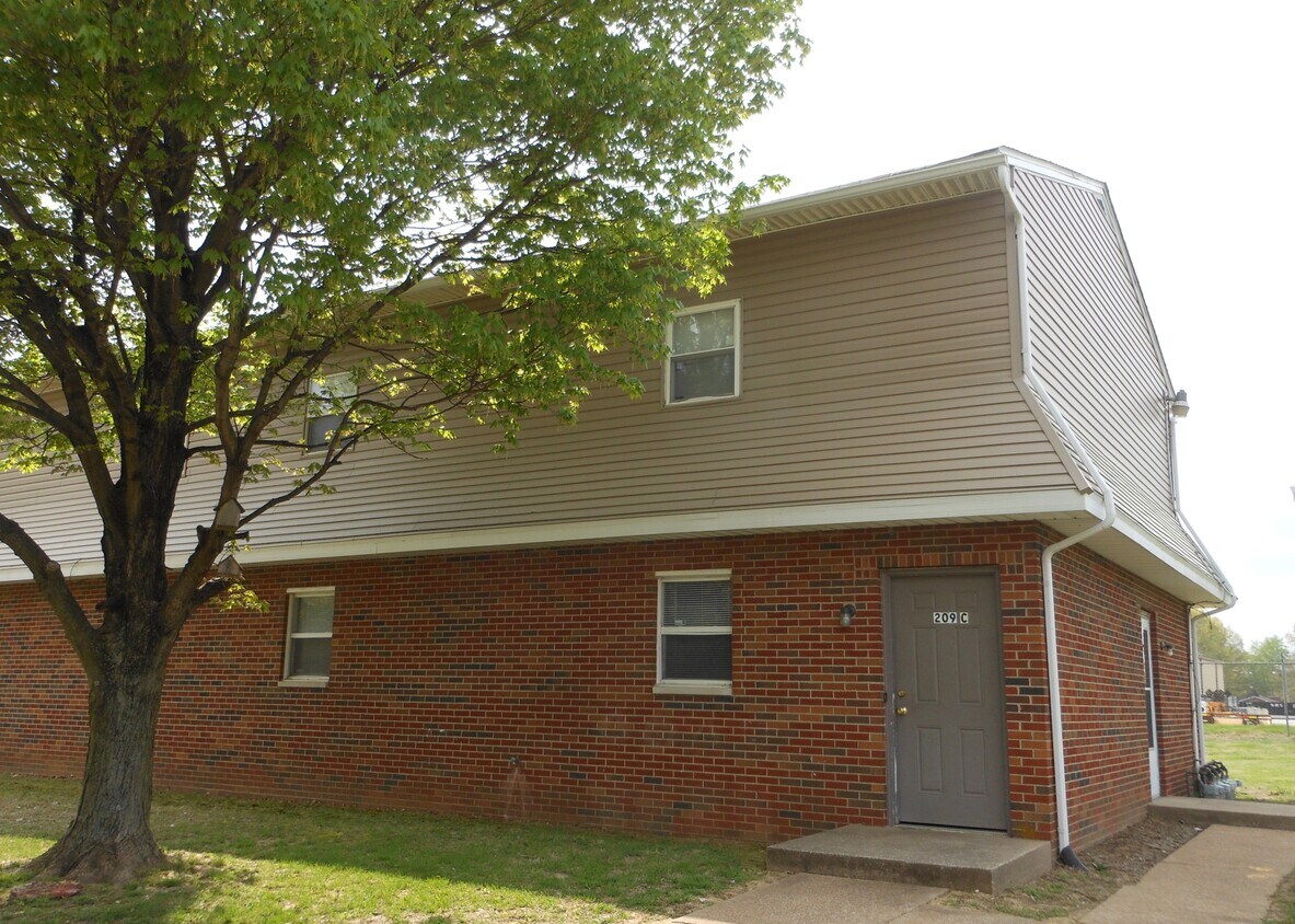 Primary Photo - 209 Anthony Dr
