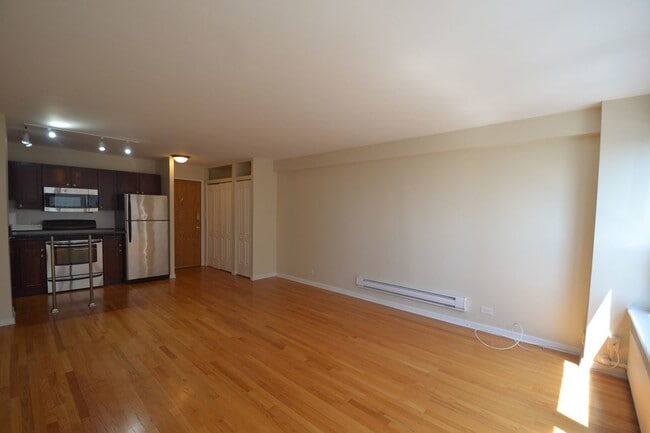Building Photo - 4180 N Marine Dr