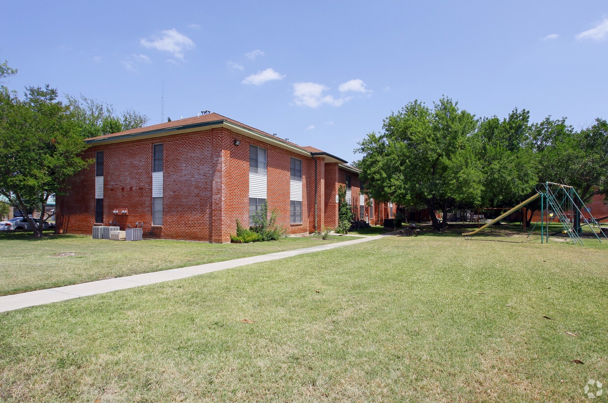 Val Verde Apartments Schertz, TX