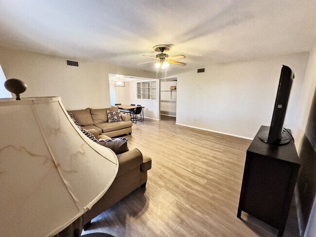 Foto del edificio - For Lease -Partially Furnished $2,599 or Unfurnished $2,300 2 Beds-2 Bath Painted Mountain Golf C...