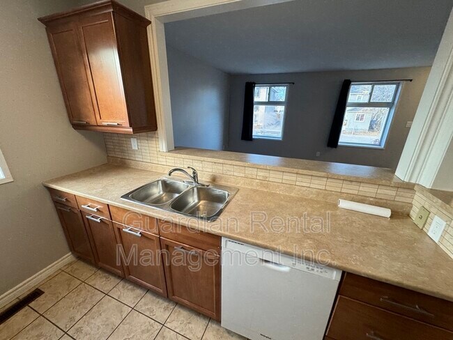 Photo du bâtiment - 1522 Walsh St E