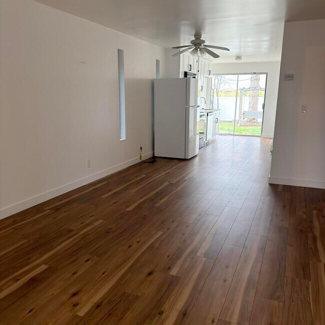 Foto del edificio - 7375 S Highland Dr
