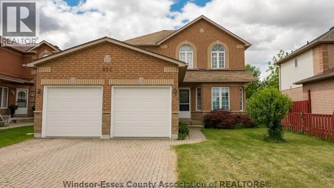 Building Photo - 981 Peach Blossom Crescent