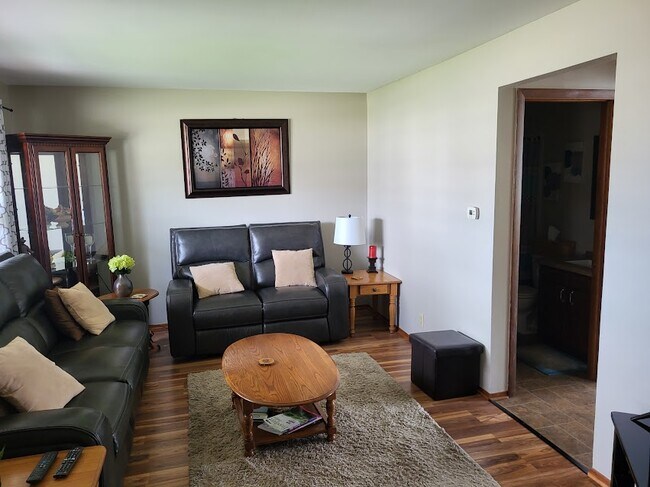 Living rm - 7849 W Norwich St