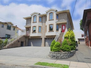 Building Photo - 443 Wilfred Terrace
