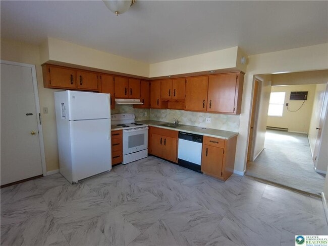 Building Photo - 235 N Nice St