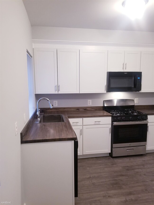 Building Photo - 3 br, 1.5 bath Duplex - 1729 Maryland Aven...