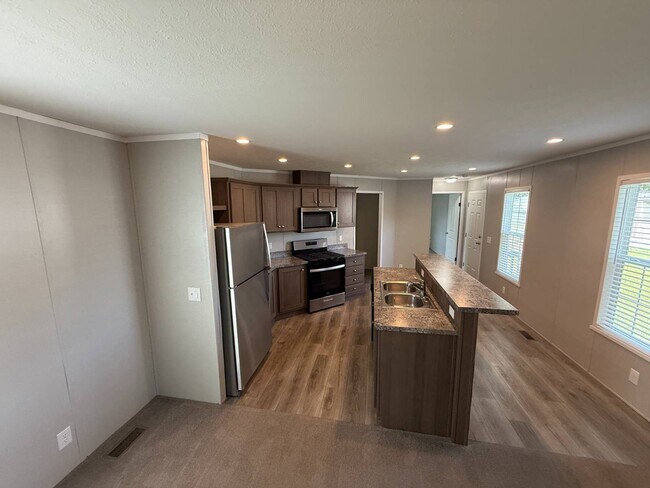 Building Photo - 2900 N Apperson Way