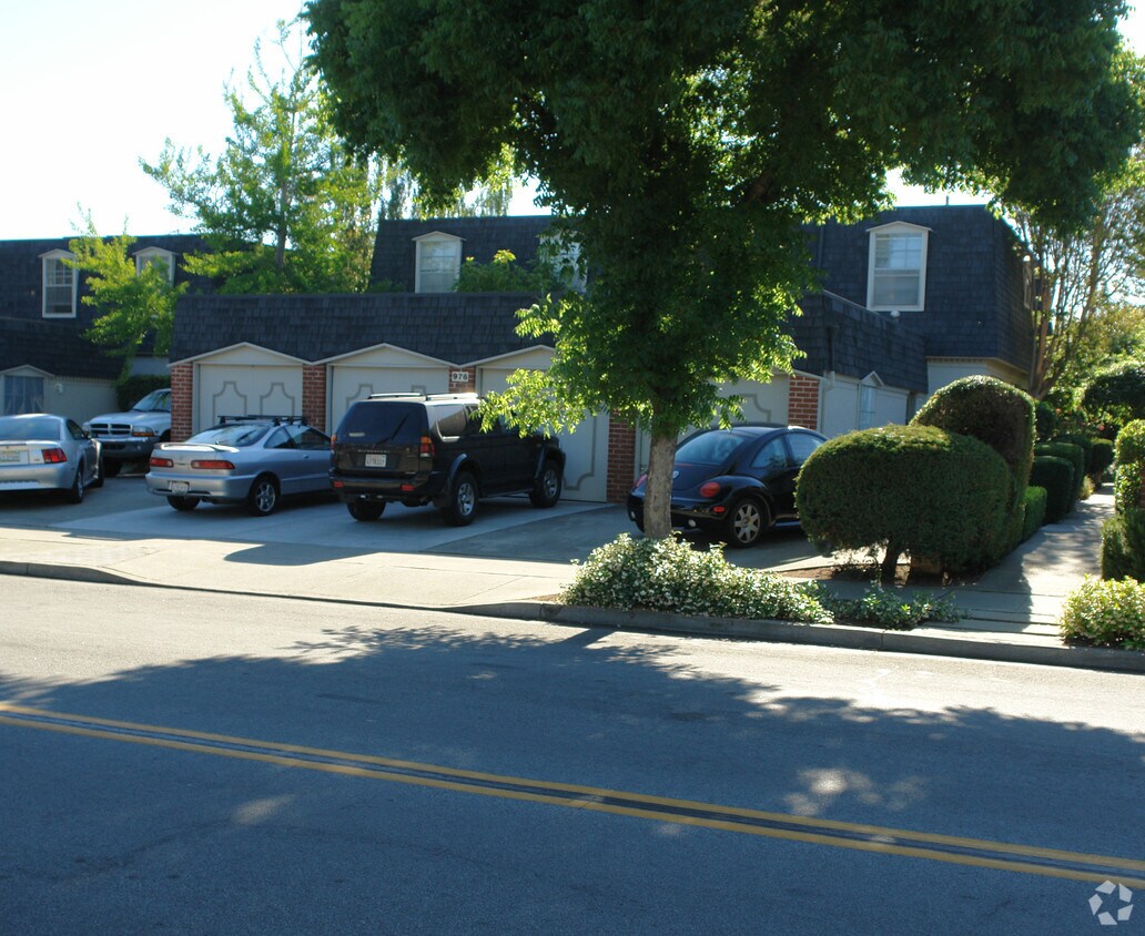 Primary Photo - 976 Ponderosa Ave