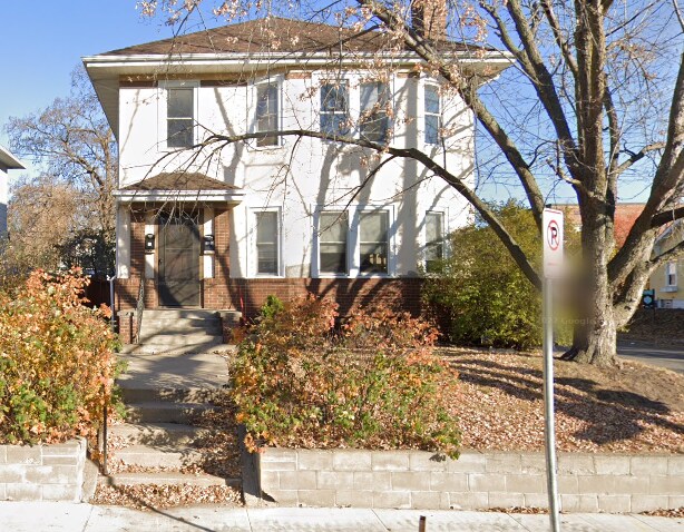 Primary Photo - 3449 Grand Ave S