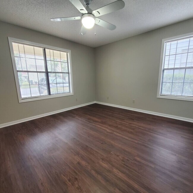 Foto del edificio - 1745 Poplar St