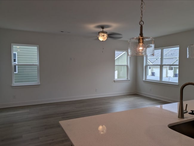 Foto del edificio - 5025 Greentree Dr