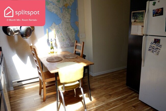 Foto del edificio - Private room in 5 bedroom Seattle Apartmen...