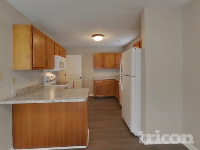 Building Photo - 7403 Grandview Dr