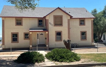 Building Photo - 902 W 11th St