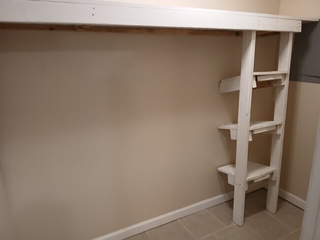 Foto del edificio - 709 S Poplar St