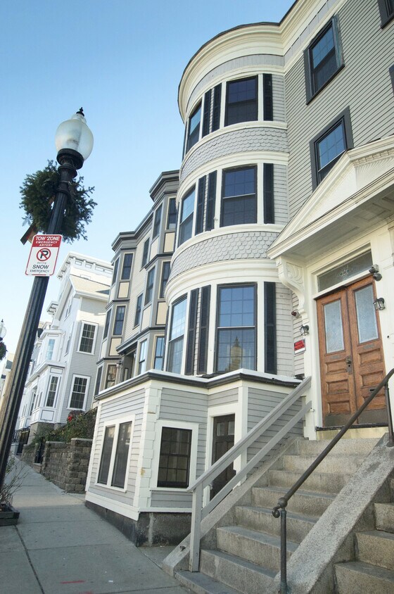 Primary Photo - 500 E Broadway