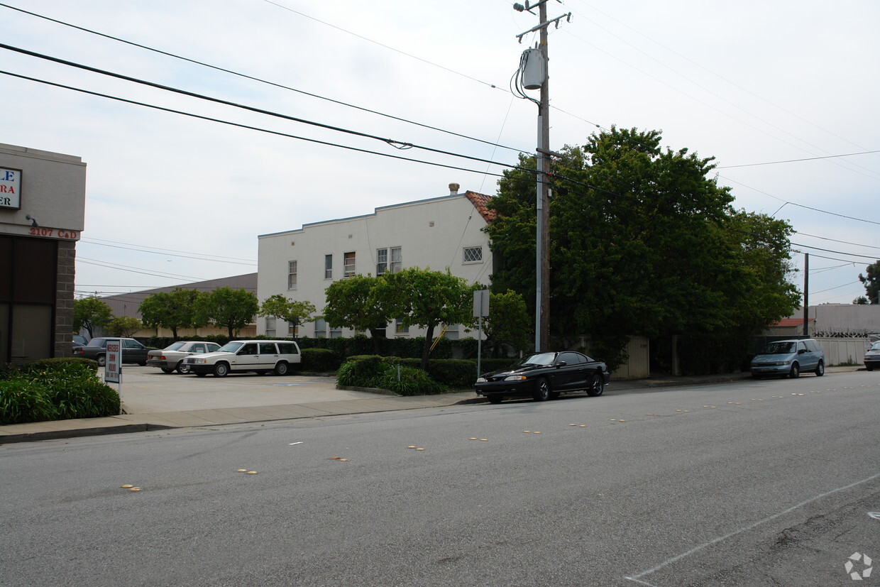 Primary Photo - 2109 Palm Ave