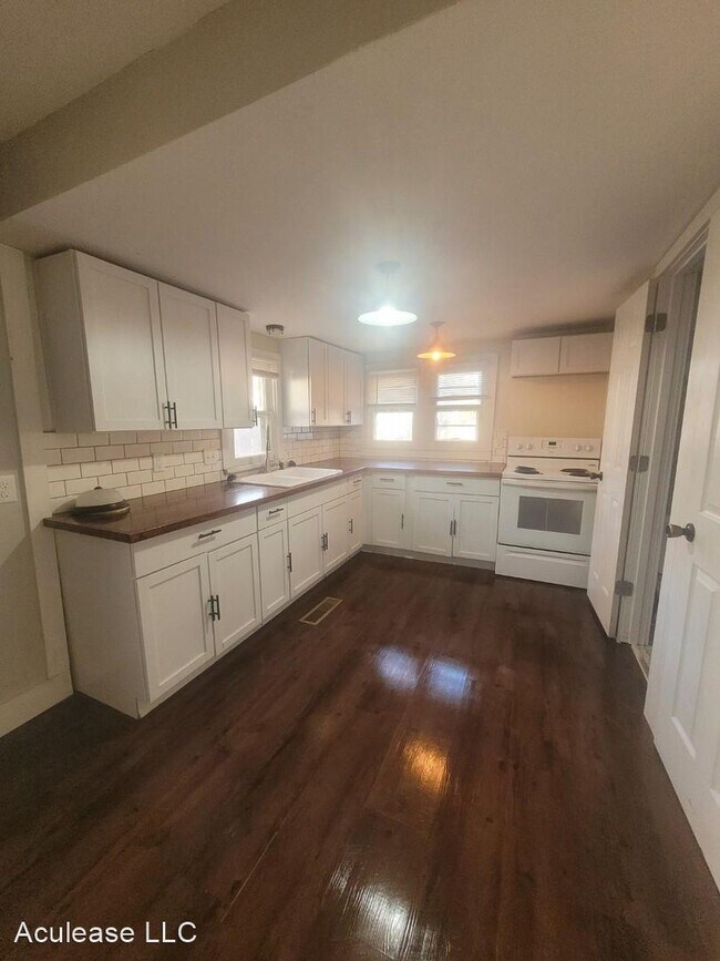 Building Photo - 3 br, 1 bath House - 308 Spruce