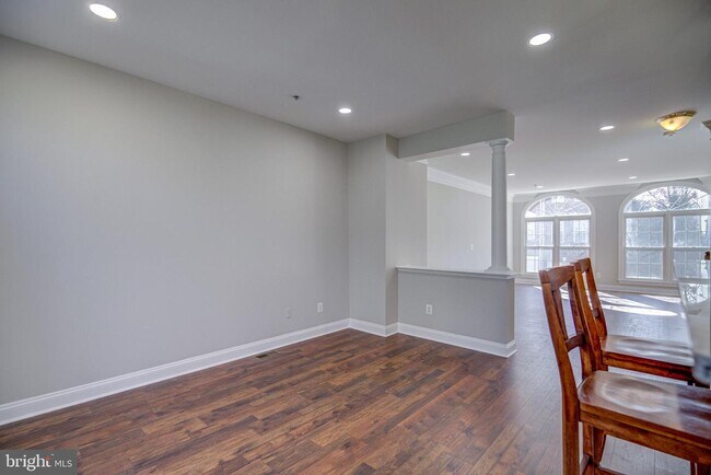 Building Photo - 11454 Log Ridge Dr