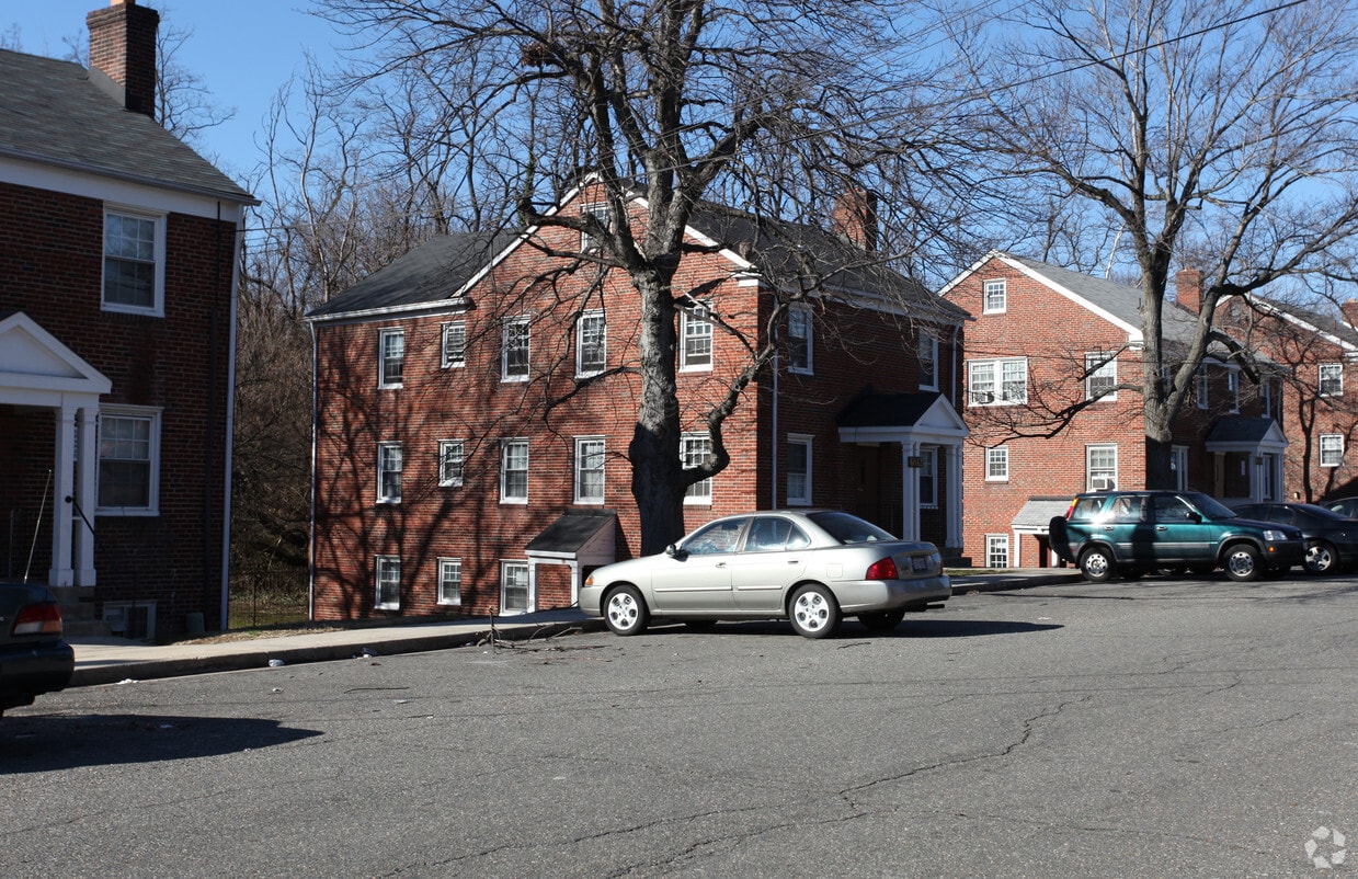 Building Photo - 6812 Red Top Rd