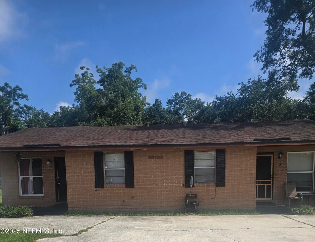 Foto principal - 8635 Mc Glothlin St