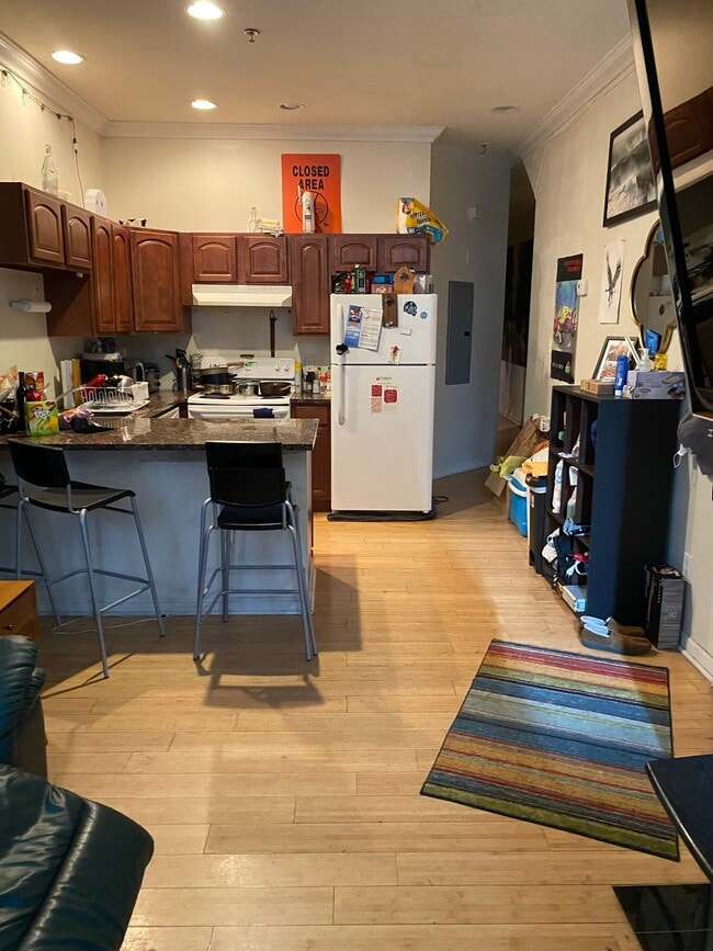 Kitchen - 2245 N Camac St