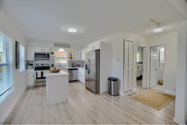 Foto del edificio - 1627 NE 1st St