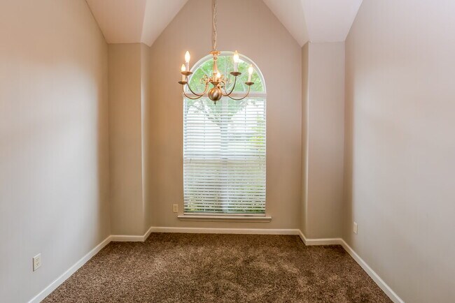 Foto del edificio - 4832 Ashcroft Dr