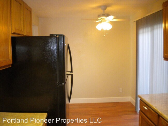 Foto del edificio - 4542-4556 NE 119th Ave