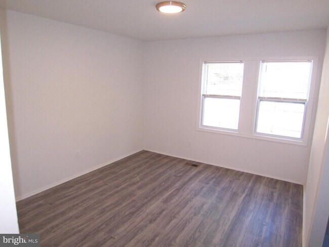 Building Photo - 1469 Harford Square Dr