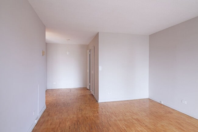 Building Photo - Le Montfort
