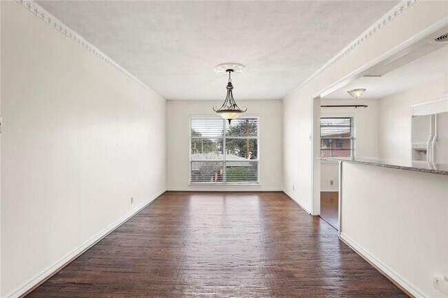 Building Photo - 6141 Bandera Ave