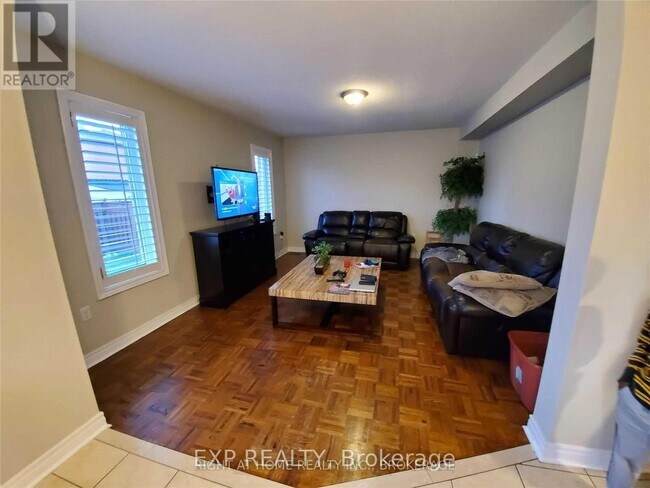 Photo du bâtiment - 69 Fallstar Crescent