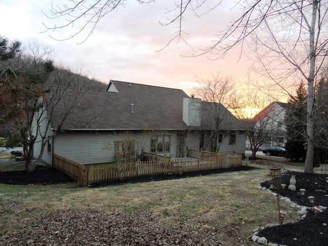 Building Photo - 509 Mariner Point