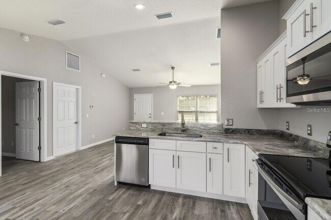 Foto del edificio - 2 Ash Dr