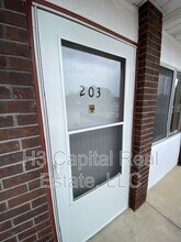Building Photo - 1306 9th St