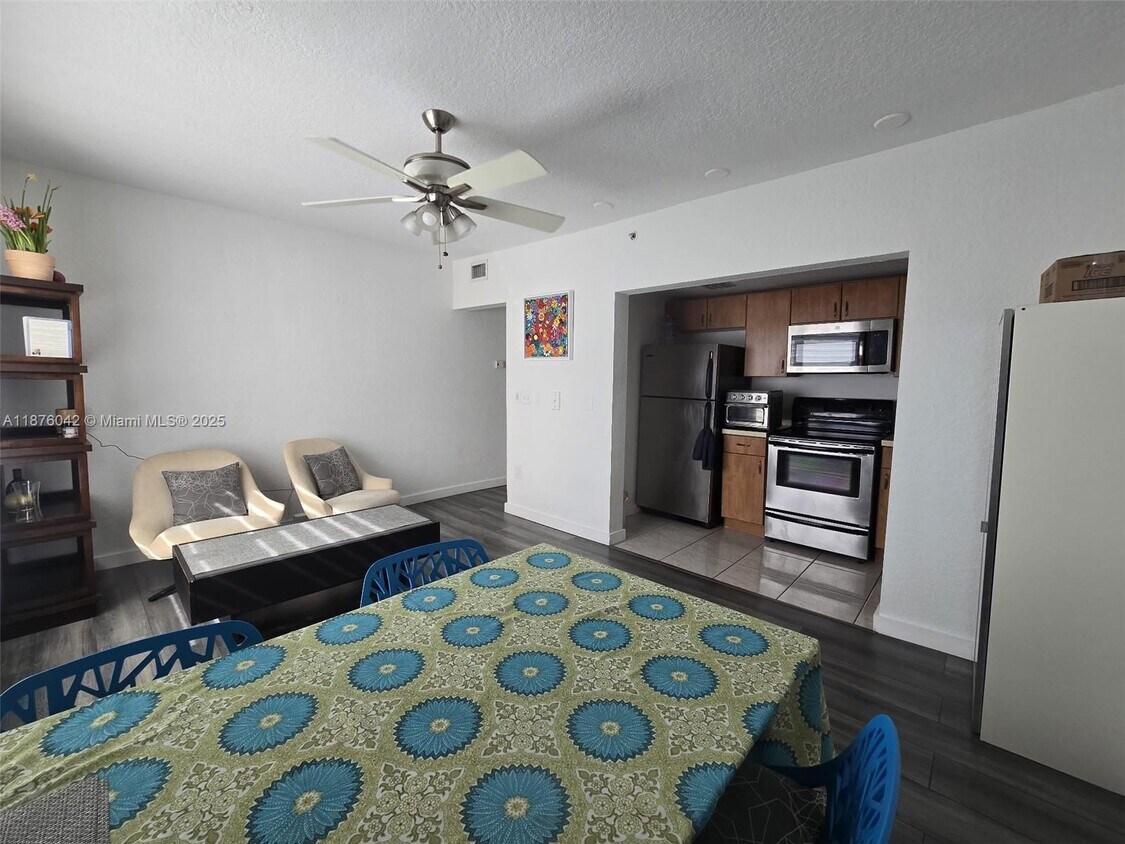 Primary Photo - 7326 Collins Ave
