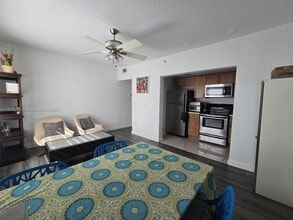 Building Photo - 7326 Collins Ave